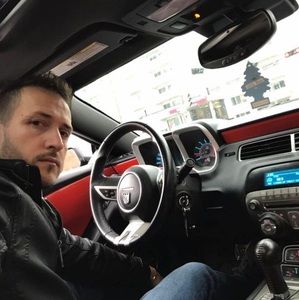 Meet your Posher, Adam